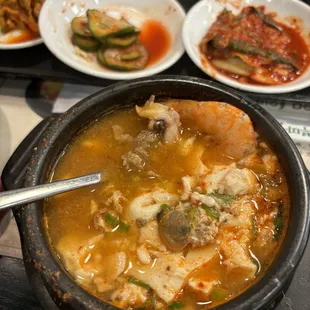 Assorted tofu soup