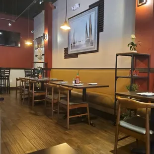 A great dining room space at the Riverview location