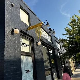 A cute landmark to know your in the right place