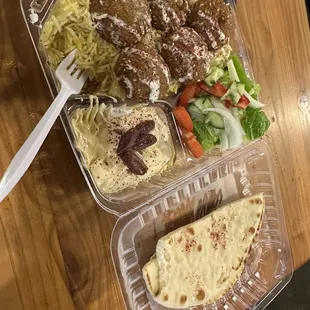 Falafel plate (was 6 large falafels!)