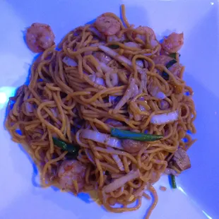 Shrimp Lo Mein, $8.99. Very strong flavor on the noodles, got a little dry as they cooled off. 20+ shrimp in this dish. Might order XT sauce