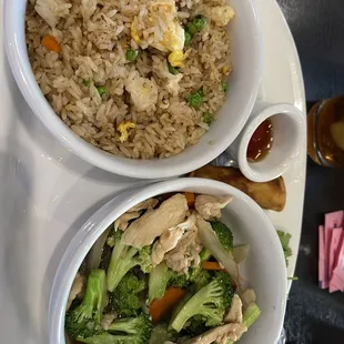Chicken broccoli with garlic sauce combo