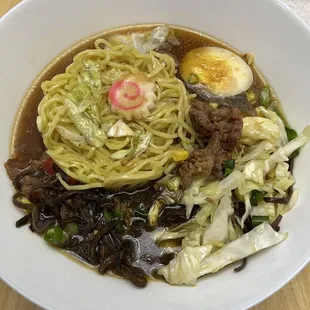 Mango ramen with spicy pork