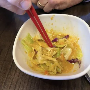 Small but tasty and crisp salad. Loved the dressing.