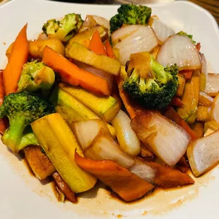 Side of vegetables (onions, carrots, broccoli, zucchini)