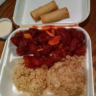 Orange chicken is crispy and cooked to perfection. Lunch special until 3 with 2 spring rolls and rice. Excellent!