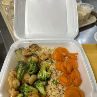 H. Shrimp w/ broccoli