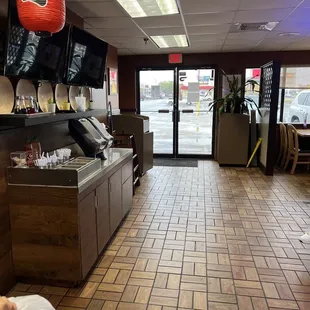 the inside of a fast food restaurant