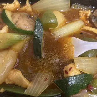 &quot;Thai&quot; curry. This is water, not even saucy. Doesn&apos;t taste good