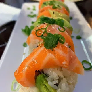 Salmon Roll *
