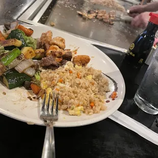My plate had steak, shrimp, fried rice,the vegetables (zucchini, carrots, onions, mushrooms, broccoli) Very good