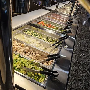 Pick items for your hibachi bowl.