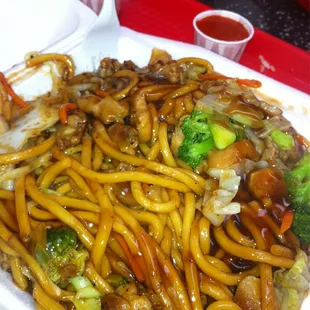 Chicken yakisoba with spicy teriyaki! Yum!