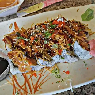 Memphis roll is on spot! Delish! Friendly service.
