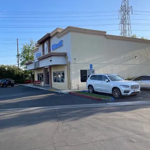 The North East side of the building. Owner Think About Adding More Space or Getting a Different Location.