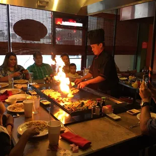 Focus on delicious food and entertainment is the key for every Japanese dinning experience.  Yum yum!