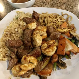Steak and skrimp entree