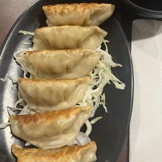 Pan-Fried Gyoza (6 pcs)