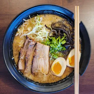 Tonkotsu Black Garlic Ramen