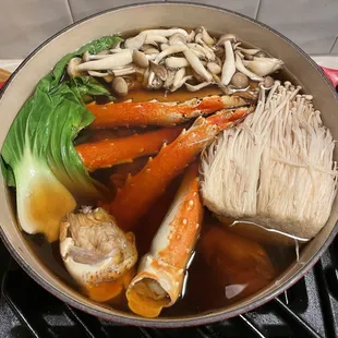 Home-made dashi, king crab, baby boy choy, enoki and shimeji mushrooms - mmmmmm! Thank you Tokyo Mart!