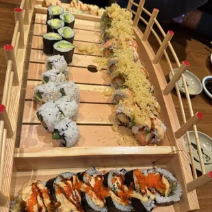 Double crunchy (x2) avocado, a golden roll and I forgot the last one