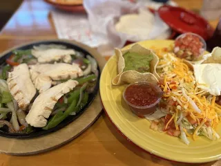 Louie’s On The Lake