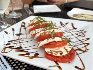 La Piazza Cafe