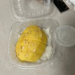 sweet sticky rice with mango