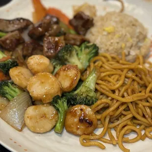 Steak and scallop combo