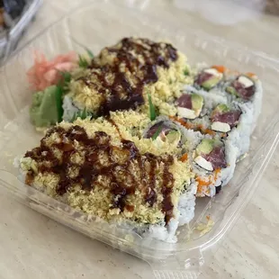 Crunch roll and spicy tuna roll