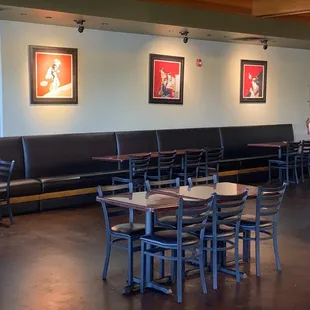 Wouldn't seat us and yet no one was there! Plain dumb.