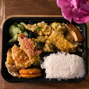 B10 Veggie Combo Bento: great for the hungry vegetarian in your life