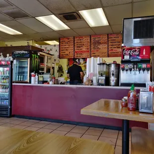 the interior of a fast food restaurant