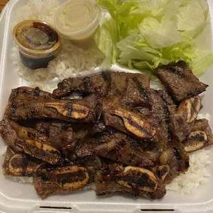 Beef short ribs (kalbi)