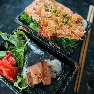 Salmon hand roll &amp; Volcano