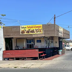 the outside of the restaurant