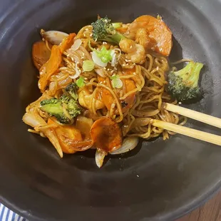 Shrimp yakisoba