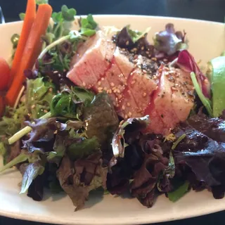 Tuna Tataki Salad