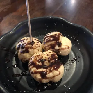 4 Piece Japanese Cream Puffs