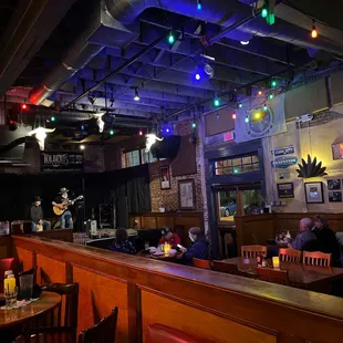 Live music on a Monday