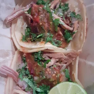 2 carnitas tacos