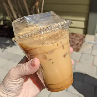 Iced vanilla latte