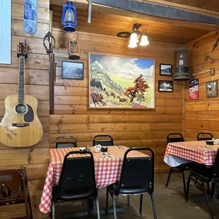 Inside the cafe, nice delightful decor.