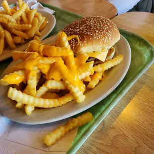 Tally-Ho with cheese fries