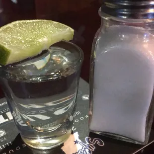 drink, oysters and mussels