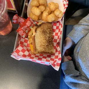Bacon mac &amp; cheese sandwich and tater tots