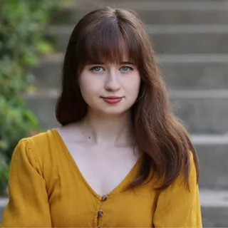 Anna V.