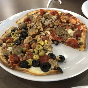 Pizza with unlimited toppings!