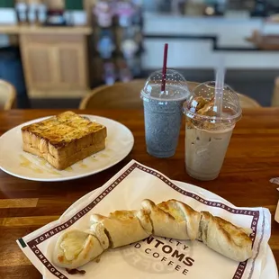 Tom N Toms coffee
