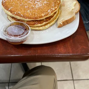 a plate of pancakes